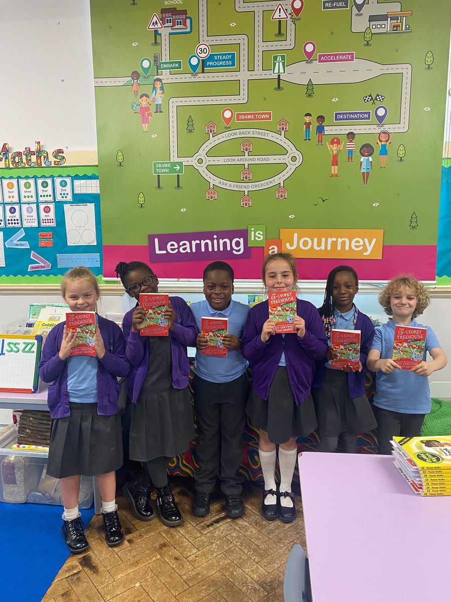 LutonPrimary's tweet photo. A massive thank you once again to the Marcus Rashford Book Club Magic Breakfast and MacMillan for the free books! Year 3 are absolutely ecstatic! #lutonprimary #marcusrashfordbookclub #panmacmillan #readingtime https://t.co/g7xyTMlPKD
