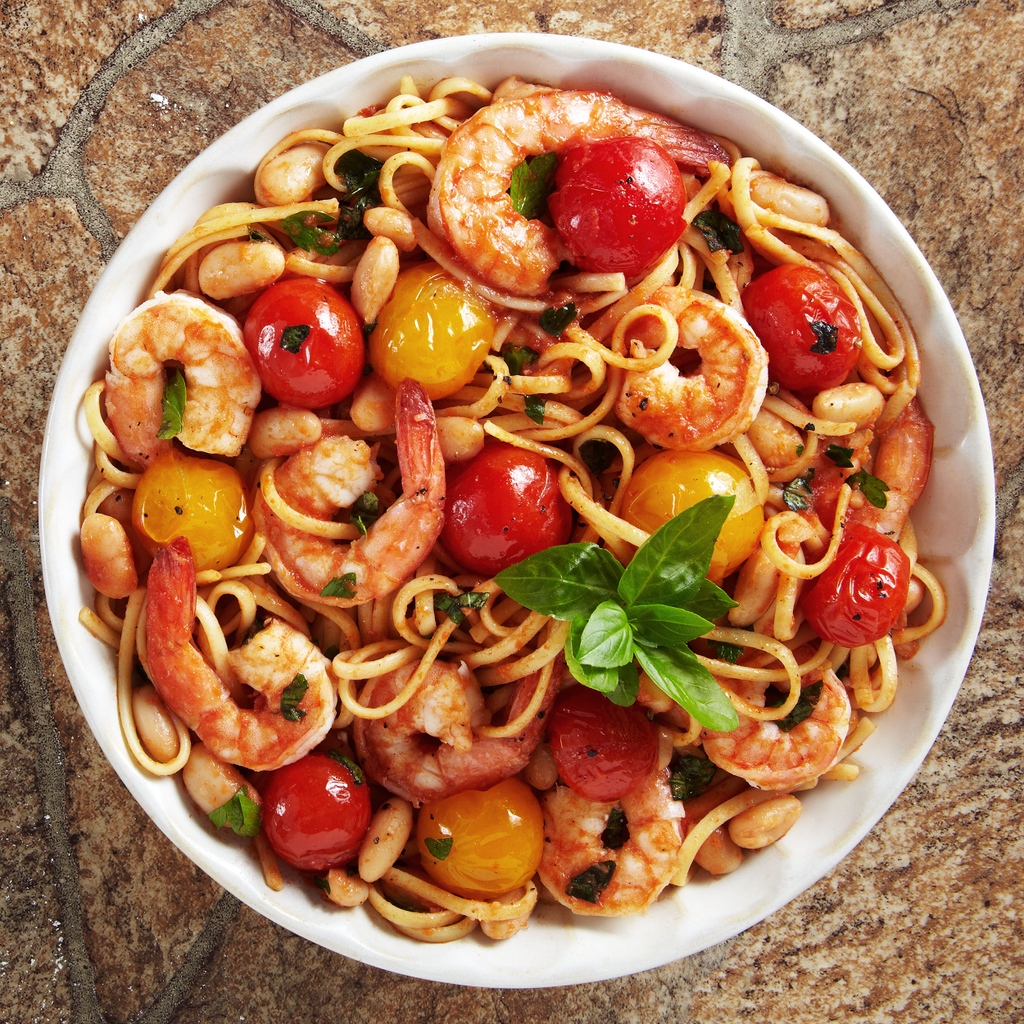 JLipsStudio's tweet photo. Continuing this week's pasta theme, shrimp scampi w/ fresh cherry tomatoes is a great way to use the abundance of tomatoes from the garden. ๐๐ค๐
#shrimp #scampi #pasta #shrimpscampi #seafood #f52community #10minutemeals #qualityseafood #quickandeasydinner #quickandeasyrecipe https://t.co/7iuBSrvGxW