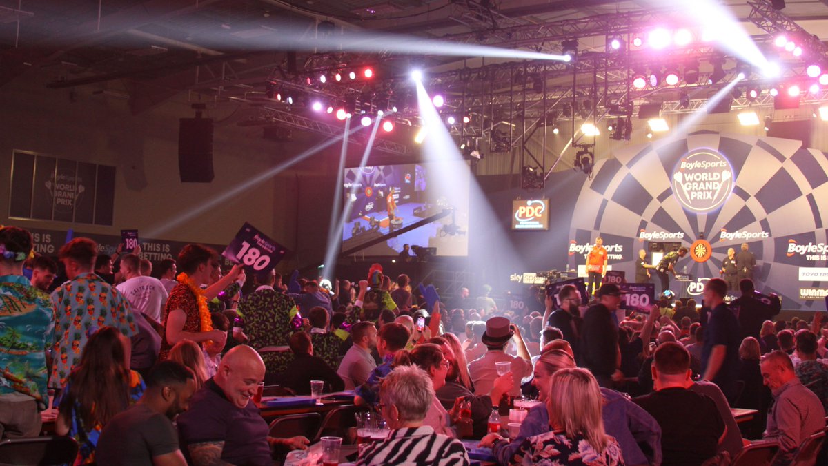 LeicesterArena's tweet photo. A few day 2 photos from the @OfficialPDC  @BoyleSports World Grand Prix @LeicesterArena 🎯

Photo credits: Leicester Arena/Kieran Cleeves/PDC

#worldgrandprix #boylesportswgp #leicesterevents  #pdcdarts #darts https://t.co/QCrVrHYSUw