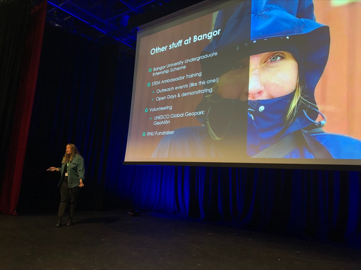 NorthWestScien's tweet photo. Alum of @CheshireCollSW Jen Hewitt has come back to College! Now working on her MScRes @BangorUni,   she's given us an insight into her career &amp; to remind us that it's not a problem if you don't know what you want to do - who knows where you'll end up if you study science! https://t.co/NjDwrzMP0Q