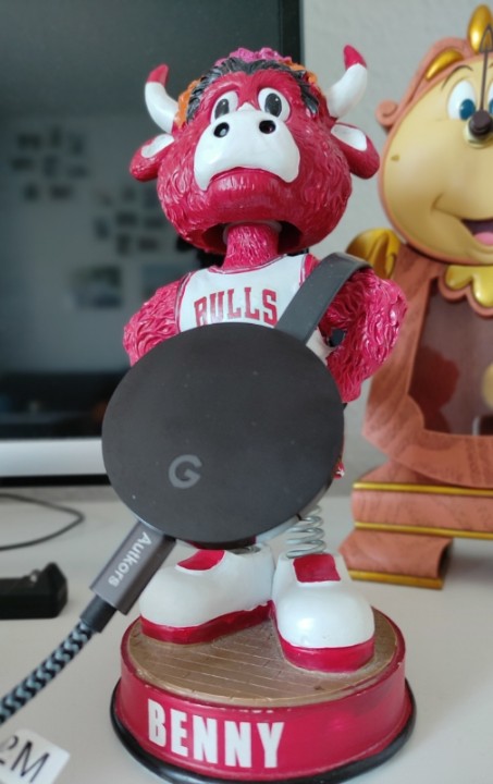 Bigcoyote's tweet photo. Benny 🍿 hat sich den (inzwischen) gratis StadiaChromecast geschnappt. Das kann doch nur eines bedeuten:

NBA (Pre)Season has started 🐂🏀 https://t.co/hgEvpTOFJ5