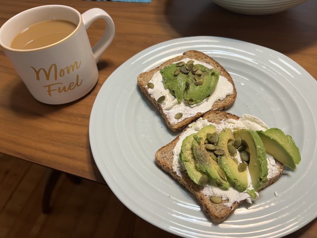 Some days start off with morning conference at 7:15am. 
M - ER case conf
T - Neuro fellow conf (optional for residents)
Th - Multidisciplinary Hepatobiliary/GI tumor board (optional)
F - Physics (starts at 8am!)

No conference today - residents are showing off their morning fuel!