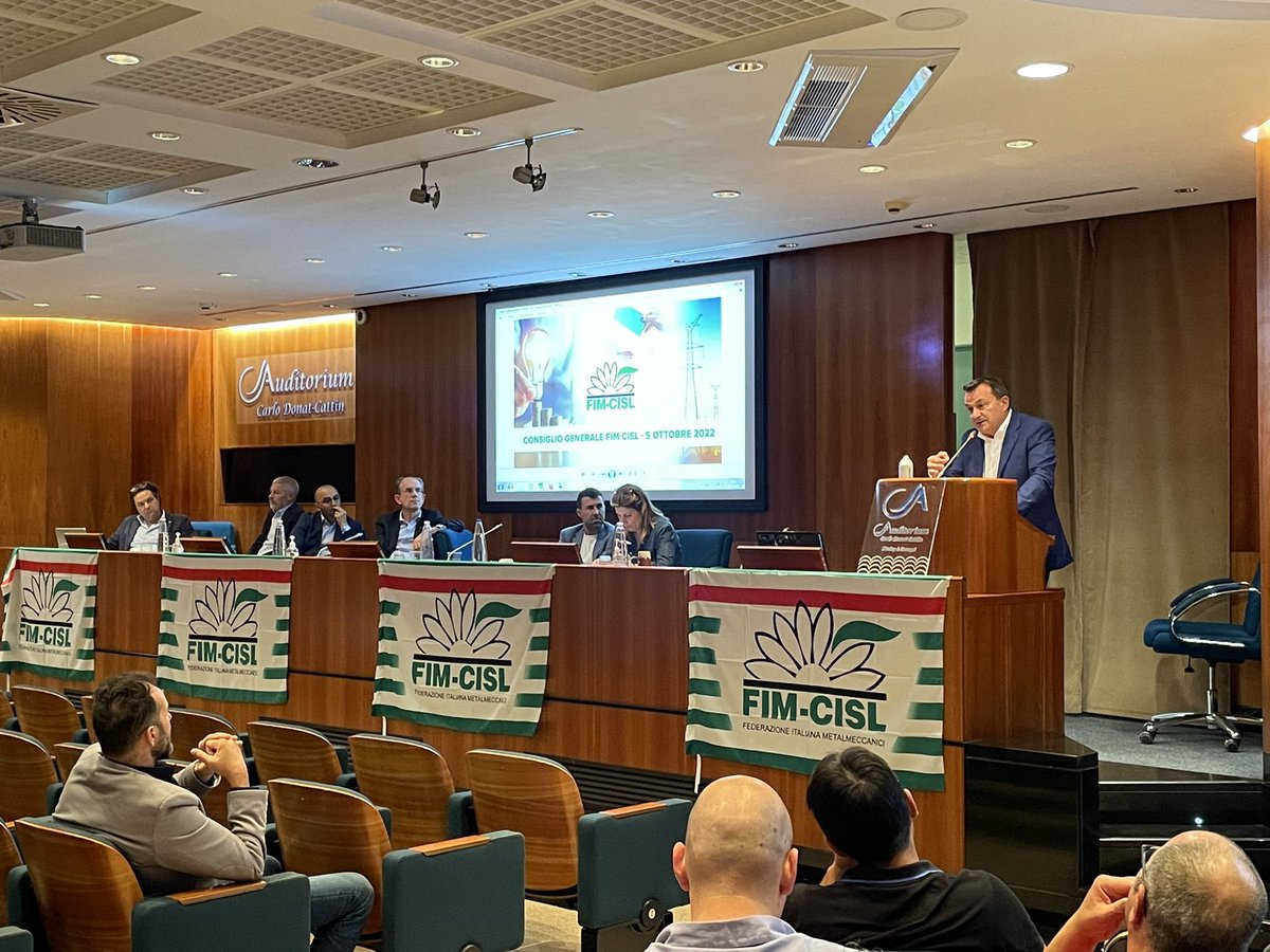 FIMCislStampa's tweet photo. #CGFIM Romani #CISL 👉da anni soffriamo di crisi finanziarie, oggi stiamo vivendo quella del gas, se non rimuoviamo le cause che innescano queste continue crisi regolando il mercato finanziario continueremo a passare da una crisi all’altra https://t.co/qfUZVrKTu8