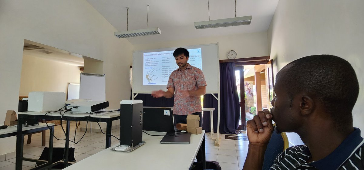 AbneelK's tweet image. Visit by #VecTech CEO @fordtristan introducing AI device for morphological ID of insects @icipe @VecTechAI @TulluBuk #VecTechIDX #morphology #vectors #insects