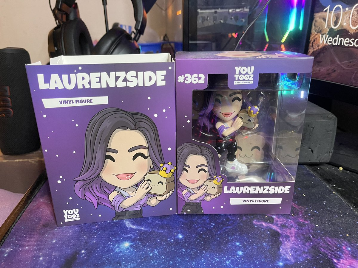 LadyRavenPaws's tweet photo. Look what came in the mail today @LaurenzSide! First time ever buying any YouTuber merch. Totally worth it! Bread queen yassss!!! @youtooz 💜💜💜 https://t.co/dnCHX7zl4s
