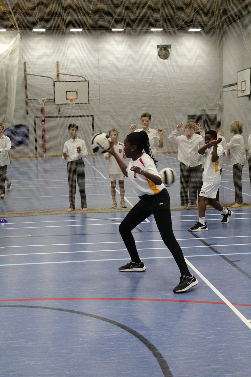BablakeHouses's tweet photo. There was a crowd and lots of cheering #Dodgeball https://t.co/zdNaY9YWbr