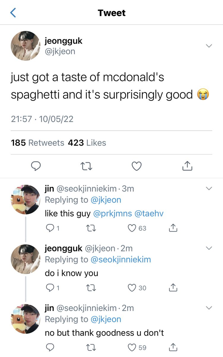 jiminslovre's tweet photo. Jollibee vs. McDonald's – a short #jikookau

wherein Jímīn is known to be McDonald's Spaghetti #1 hater, and he stumbles upon Jeönggúk's tweet praising the said spaghetti—causing an uproar between the two despite not knowing each other. https://t.co/4nudkMCzx7