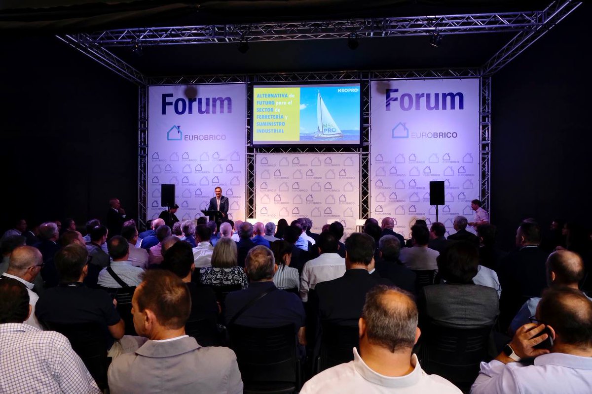 Eurobrico's tweet photo. EUROBRICO FORUM
El #EurobricoForum de #Eurobrico22 se ha quedado pequeño para acoger a todos los profesionales que han asistido a la presentación de @Comafe1 y QF+ del proyecto #NeoPro, una alternativa de futuro para el sector de ferretería y suministro industrial”. https://t.co/L2dXH4ymlD