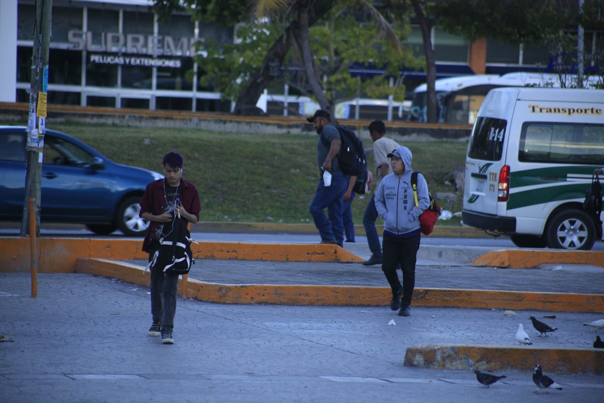 novedadesqroo's tweet photo. Cancún, la ciudad en la que se usa suéter y chamarra cuando la temperatura pasa de 31 a 28 grados ❄️
No lo niegues, todos lo hemos hecho... 😏

📸 Edgar Balam. https://t.co/E1YcoULf7q