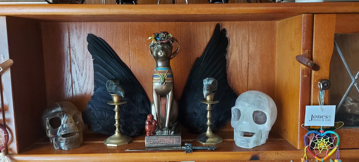 Nixie Vale - Ramblings of a Rainbow Witch tweet media