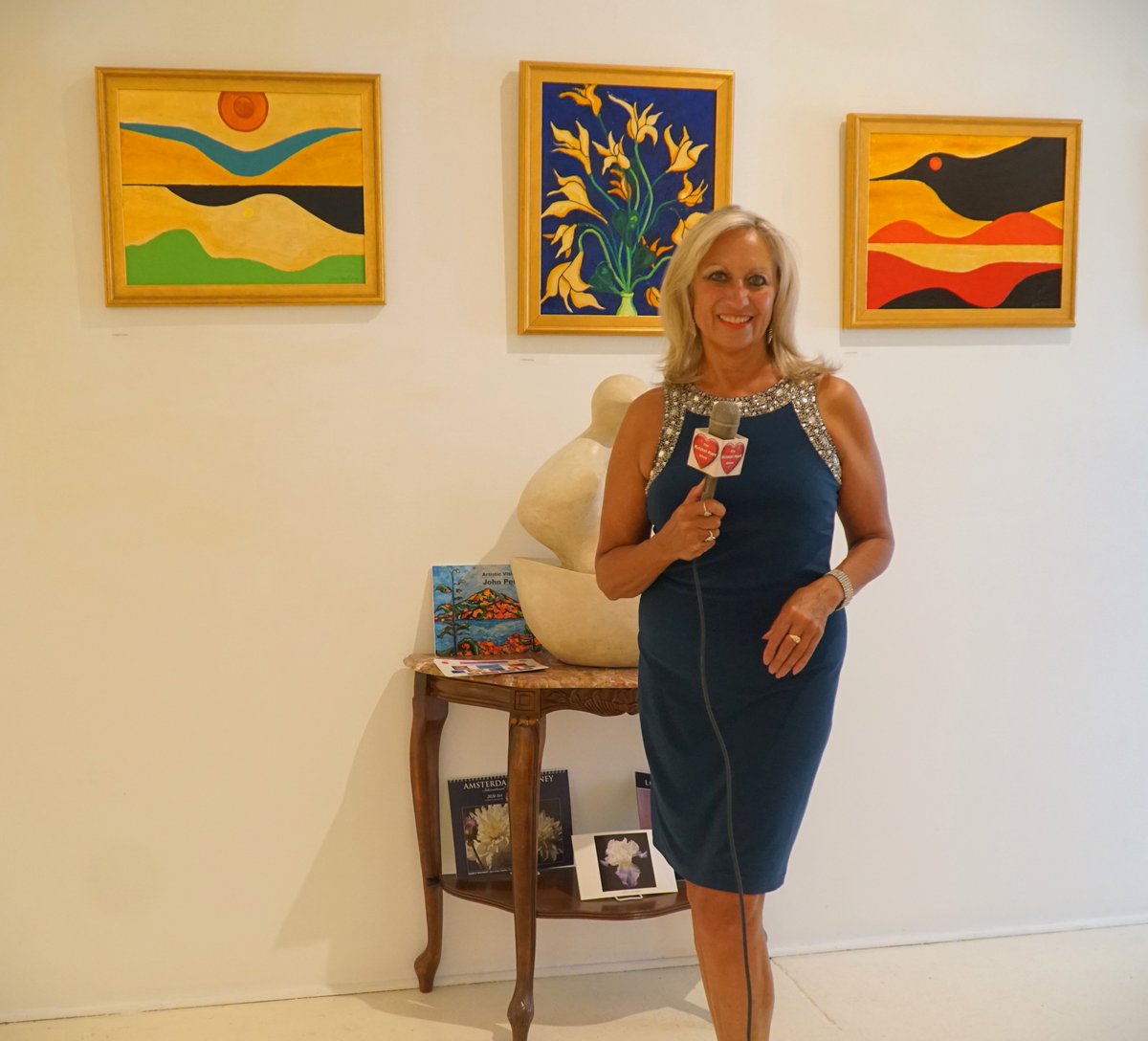 AmsterdamWhitny's tweet photo. Lights, Camera, Action! Kristal Hart will be filming Amsterdam Whitney Gallery's Chelsea Biennale artists &amp; celebrating our "20th Anniversary" on Saturday, October 8th from 2:00-4:00 pm for the "Kristal Hart TV Show."
#kristalharttvshow #amsterdamwhitneygallery https://t.co/qhhKA6gGPo