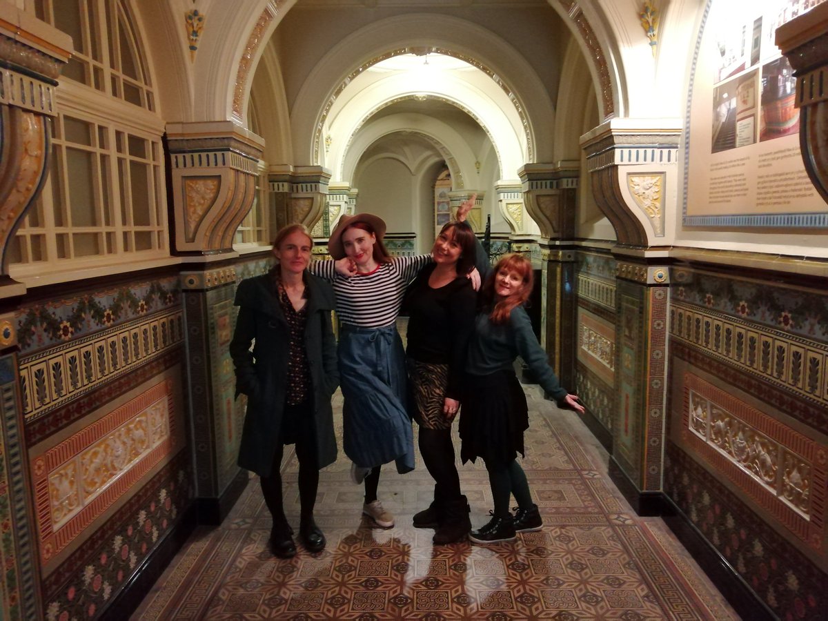 fay_greenhalgh's tweet photo. A wonderful actresses day out! https://t.co/rLdwAltAVC