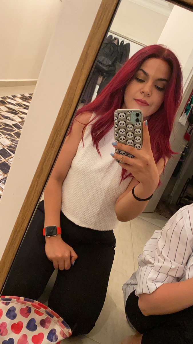 selensevenn's tweet photo. 2019 kasımda kırmızı saç sevdam nasıl başladı, 2022 ekimde nasıl bitti… https://t.co/thnbfMqC9X