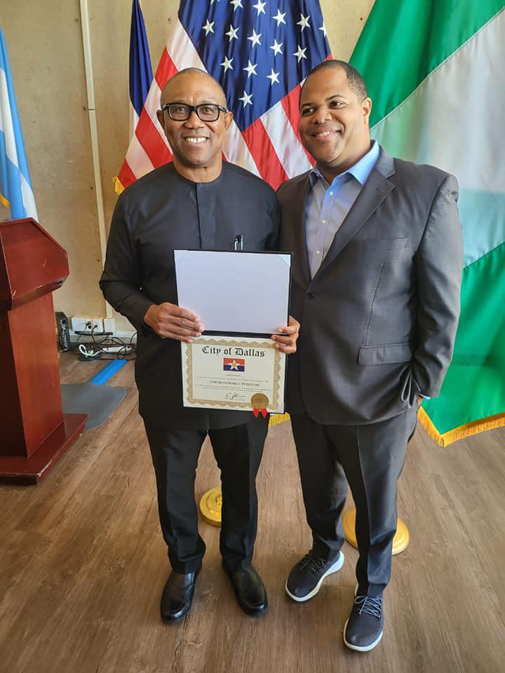 sowore's tweet photo. No wonder @PeterObi clearly stated he’s got no ideology different from @atiku and the rest, for him to be celebrating the conferment of “honorary citizenship” of Dallas show he’s got no clue that the award is not even worth the paper it was printed upon. Someone scammed him! https://t.co/8YCaXVhzGR