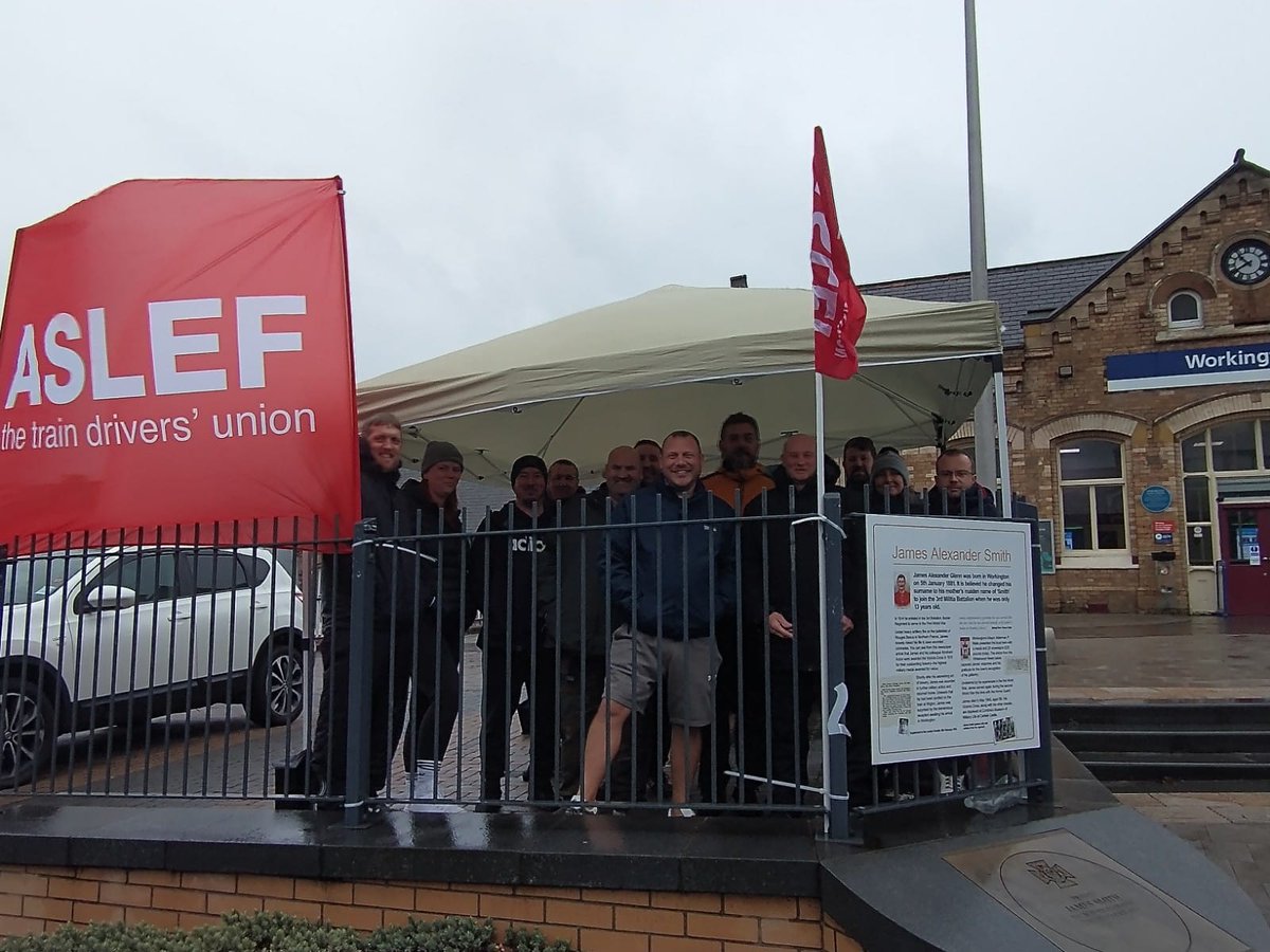 Plasticdi's tweet photo. Workington crew, with a view. Solidarity in the rain! @ASLEFunion https://t.co/8XlJEkz2Wh