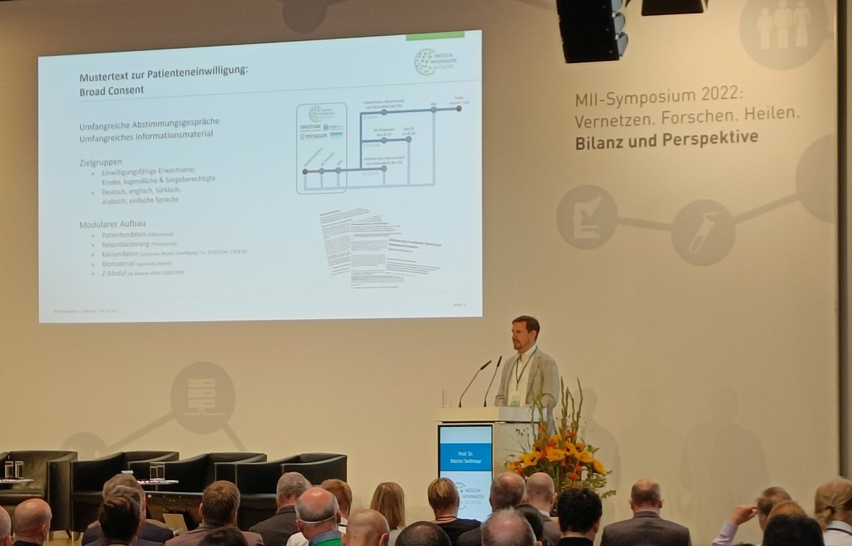 MiHUBx - Medical Informatics Hub in Saxony (@mihubx) on Twitter photo Welche rechtlichen Rahmenbedingungen sind bei der Forschungsdatennutzung erforderlich? @MI__Sedlmayr schildert auf dem #MIISymposium die Anforderungen an Nutzungsverträge und den Broad Consent. <a href="/MII_Germany/">Medizininformatik-Initiative</a> #medizininformatik Welche rechtlichen Rahmenbedingungen sind bei der Forschungsdatennutzung erforderlich? @MI__Sedlmayr schildert auf dem #MIISymposium die Anforderungen an Nutzungsverträge und den Broad Consent. <a href="/MII_Germany/">Medizininformatik-Initiative</a> #medizininformatik