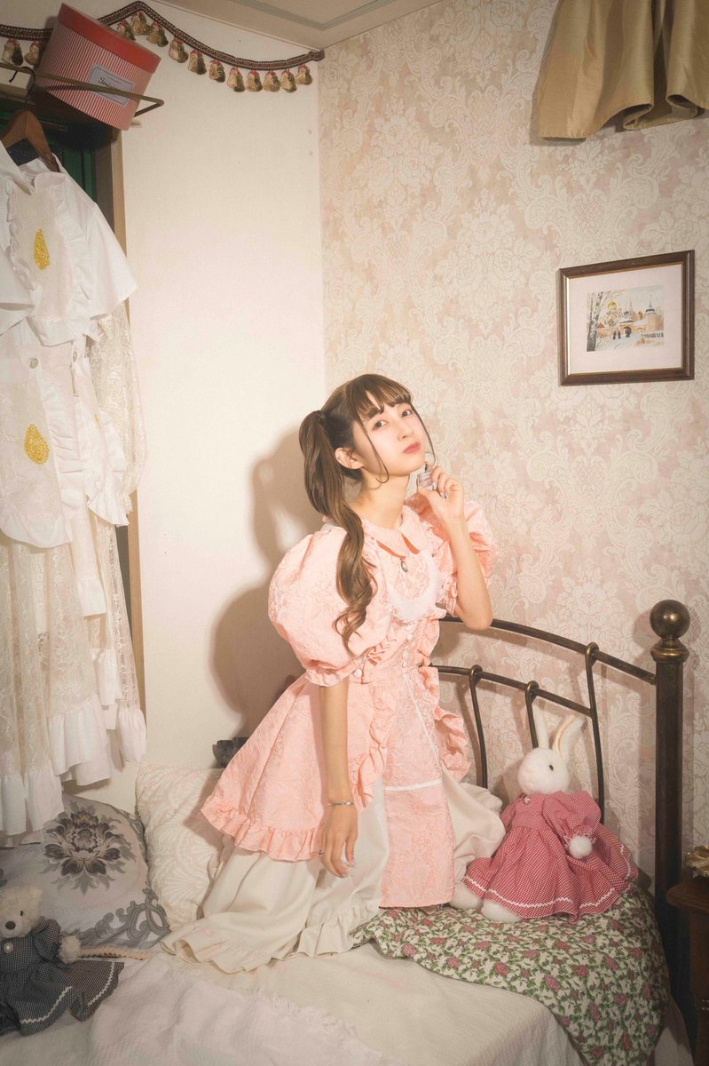 shabondama_info's tweet photo. shabondama 2023SS

太陽の祈りのワンピース
星の祈りのワンピース

model @namahamu0822 
photo @itken1010 
hairmake @Honoka__makeup

#shabondama https://t.co/kk8ndqQ2BC
