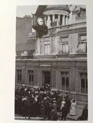 SocStreatham's tweet photo. #OTD 5 October 1912 the Clock at the Tate Library Streatham unveiled by the Mayor of Wandsworth Alderman Archibald Dawnay JP
Photo of Wandsworth Official by Wayland of Streatham #StreathamHistory #Wayland #TateLibrary #HenryTate https://t.co/R0t1cPHY4E