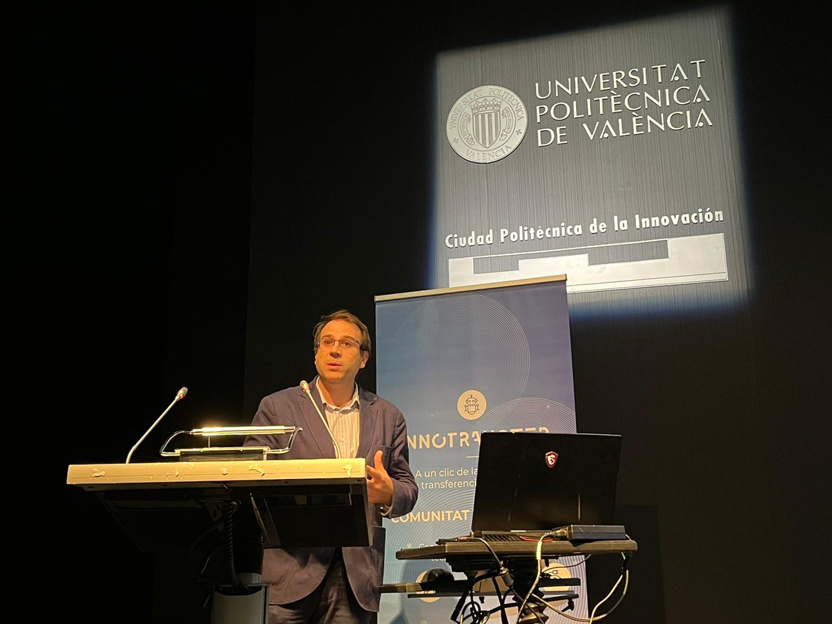 innotransfer's tweet photo. 👉 «Electrificación y descarbonización de la industria de procesos», José Manuel Serra, Profesor de investigación en el Instituto de Tecnología Química #ITQUPV  @CSICval 

@GVAavi @CPInnovacion 

#H2V #HidrógenoVerde #Innotransfer2022 https://t.co/UO48EdSwxK