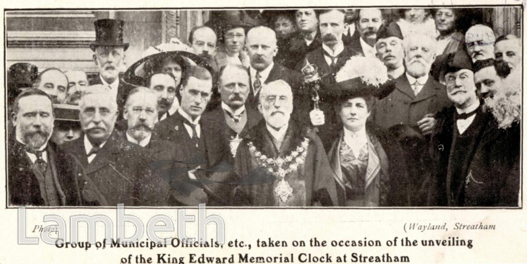 SocStreatham's tweet photo. #OTD 5 October 1912 the Clock at the Tate Library Streatham unveiled by the Mayor of Wandsworth Alderman Archibald Dawnay JP
Photo of Wandsworth Official by Wayland of Streatham #StreathamHistory #Wayland #TateLibrary #HenryTate https://t.co/R0t1cPHY4E