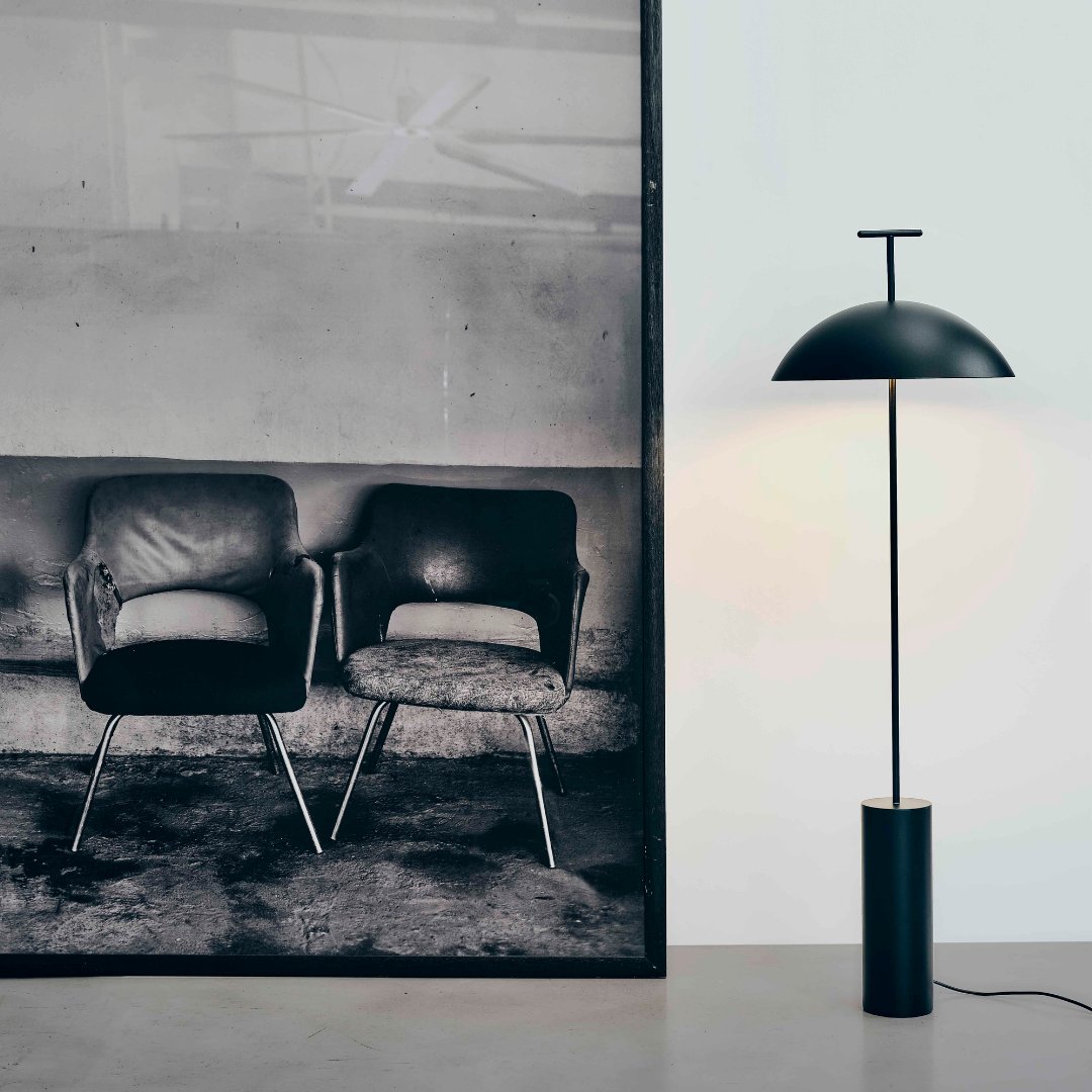 KartellOfficial's tweet photo. Simple lines but attitude, clean shape but intriguing effect. 
Geen-a is the reading lamp designed by @ferrucciolaviani available in black, white and brick. 

#Kartell  #Kartelldesign #Kartelllights https://t.co/gJO9Gu5LEK