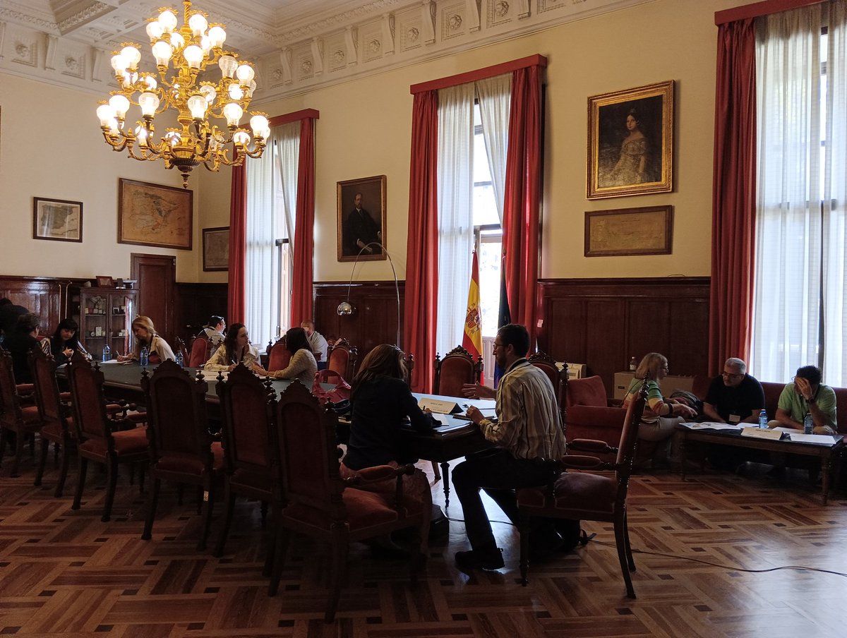 FGCSIC's tweet photo. Tras una visita por el espectacular museo del @IGME1849 la jornada ha finalizado con una sesión de networking. https://t.co/zFA6a3BbIv