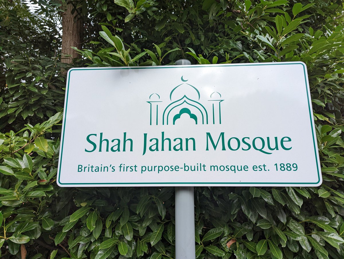 <a href="/_TharikHussain/">Tharik Hussain</a> Popped along early to beat the rain. <a href="/ShahJahanMosque/">Shah Jahan Mosque</a> seemed radiant against the grey sky, tucked between the changing trees. Really interesting history, incl fact Abdul Karim of Queen Victoria fame worshipped here. Thanks again for the nod, Tharik. Next time, the full trail! 🕌