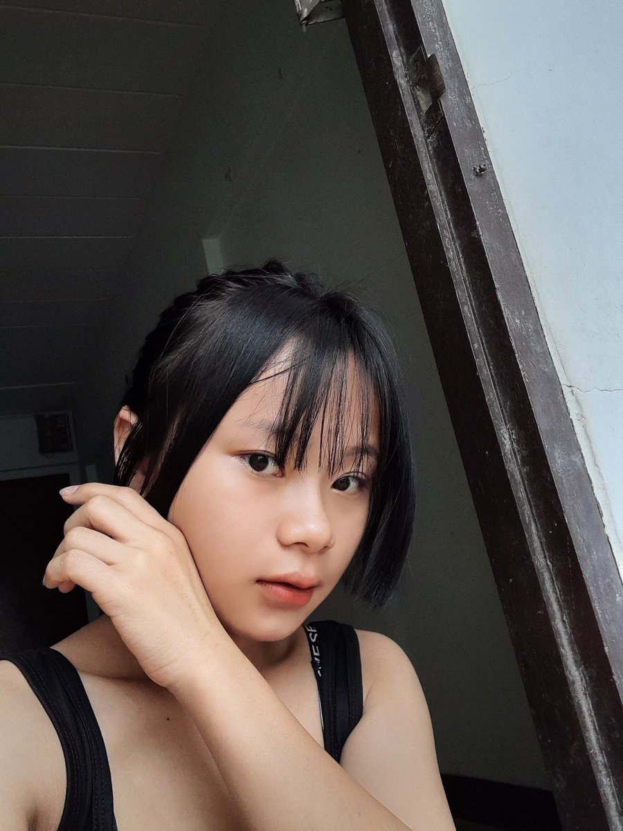 โนว์ tweet media