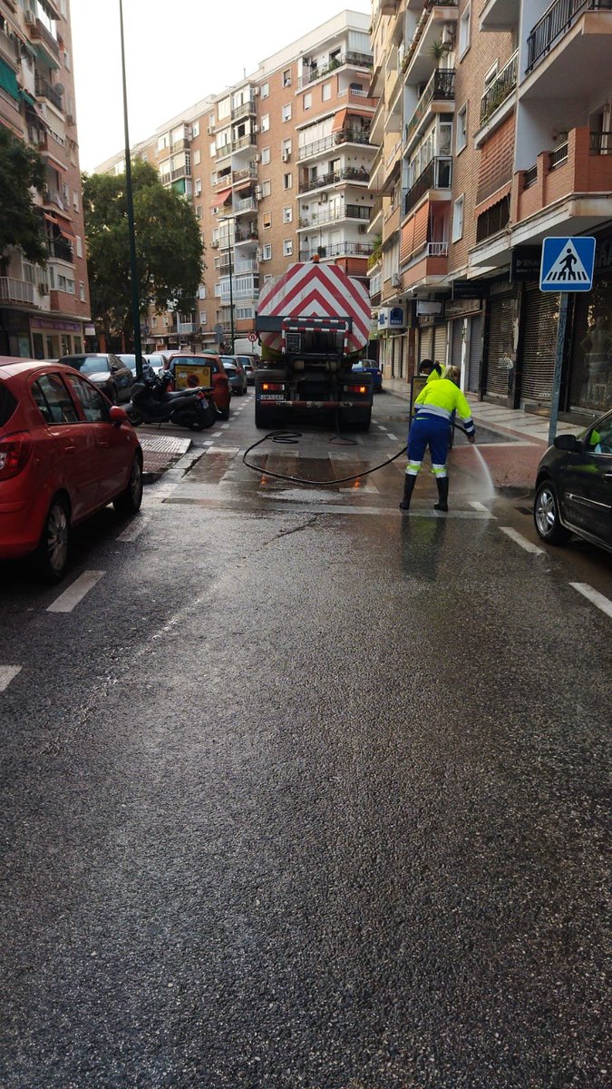 Luis_Verde's tweet photo. Continúan las tareas de desbroce y baldeo en #ParqueLitoral #PaseoMarítimo y #LaPaz por parte de @LimasamOficial https://t.co/b4WAcAttAO