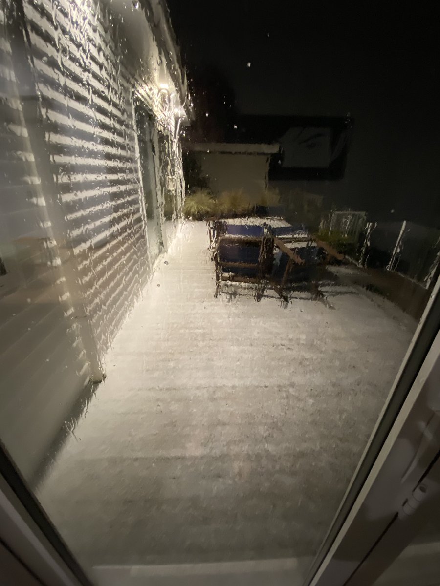 Snowing on Mt Vic Wellington and thunder has arrived.. need to change my underwear after that almighty clap!