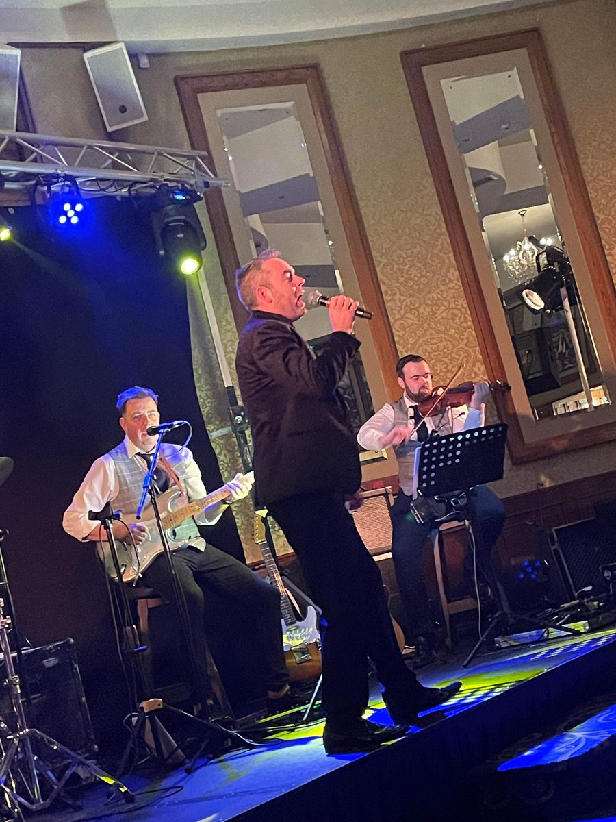 sarahgrant155's tweet photo. A Night For Nicole McDermott @EimearBoggs97 💙🎶 #NicoleMcDermott #CharityNight #concert #gig #DominicKirwan #JohnMcNicholl #DavidCraig #AnGrainanHotel #Burt https://t.co/5XxwJ8RRfC