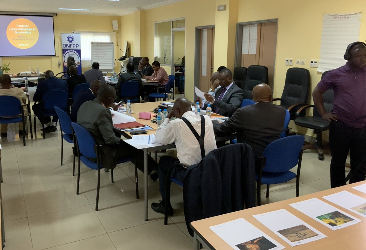 bcrggn's tweet photo. Session de #formation des #formateurs de la #BCRG. Développer des compétences de formateurs à l’interne, tel est l’objectif de cette session financée par l’#ONFPP et animée par #IGESS. M. Georges GBANAMOU, DGASJ, a procédé au lancement ce mercredi 5 octobre 2022. https://t.co/iRX9Ou69Ng