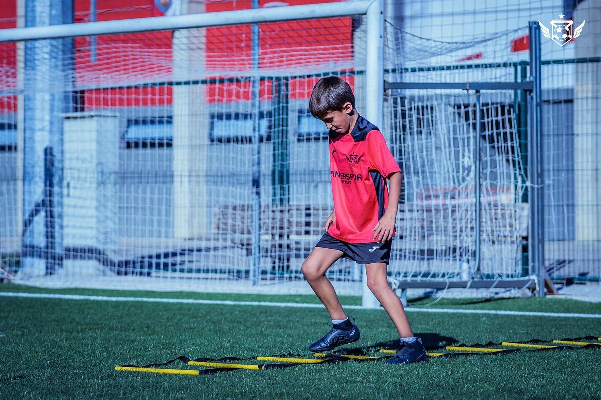 AcademyTF_'s tweet photo. 🔥 Tots els diumenges posa a prova les teves habilitats amb els entrenaments individuals d'Alt Rendiment del #AcademyTotalFootball‼️

ℹ️💻 Últimes places a https://t.co/T7u6JQFz0Y o al WhatsApp (681 177 077)
—
📸: @enricserraphoto https://t.co/h0Zi6K0kmr