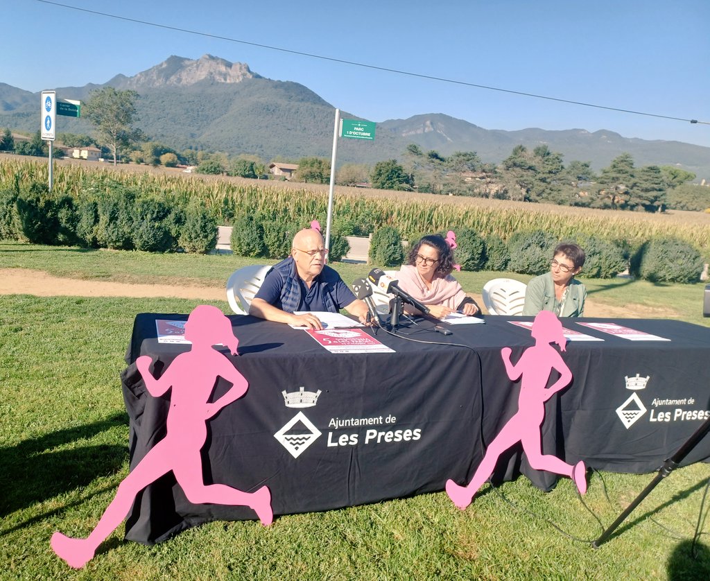 lespreses_cat's tweet photo. 💗 Avui hem acompanyat a la @lovelopera representant de la @CursaDonaPreses i a la presidenta @OncolligaGi Paqui Badosa a la presentació de la 5a cursa de la dona a les Preses🏃♀️🏃♀️
🗓 Us esperem el 23 d'octubre
✏️Inscripcions:
https://t.co/TvixBfPseP
#guapesivalentes https://t.co/rZBBdm4Wzp
