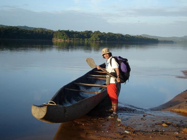 Fritz_A_Sanchez's tweet photo. La belleza del Salto Tirika entre la espesura de la selva, Parque Nacional #Canaima 
Región que tampoco se ha salvado de la vorágine extractivista 
#NoAlArcoMinero 
#NoALaMineriaIlegal 
#VenezuelaFragmentada https://t.co/53Lyx9gl9R