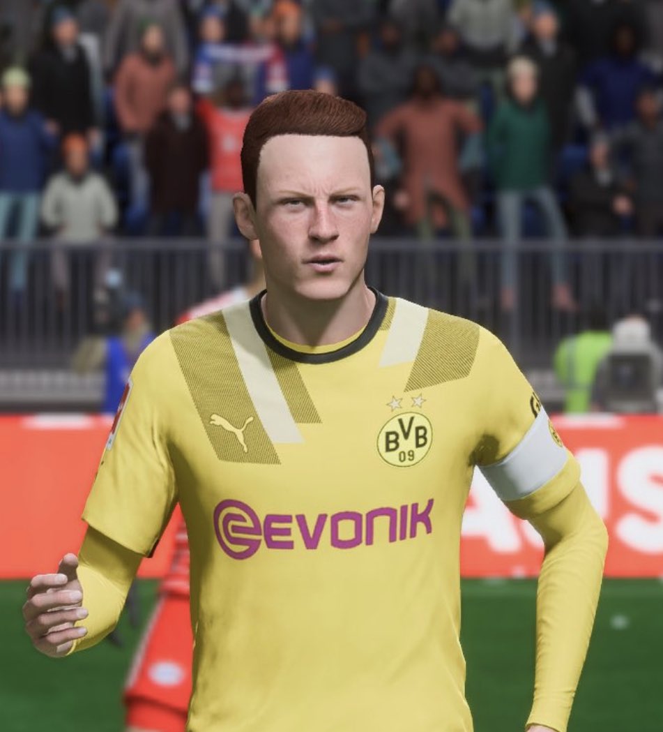 PatrickAdemo's tweet photo. Pendant ce temps, Marco Reus a ce merdier comme modélisation mdrrr https://t.co/zZ2NpE3tGt