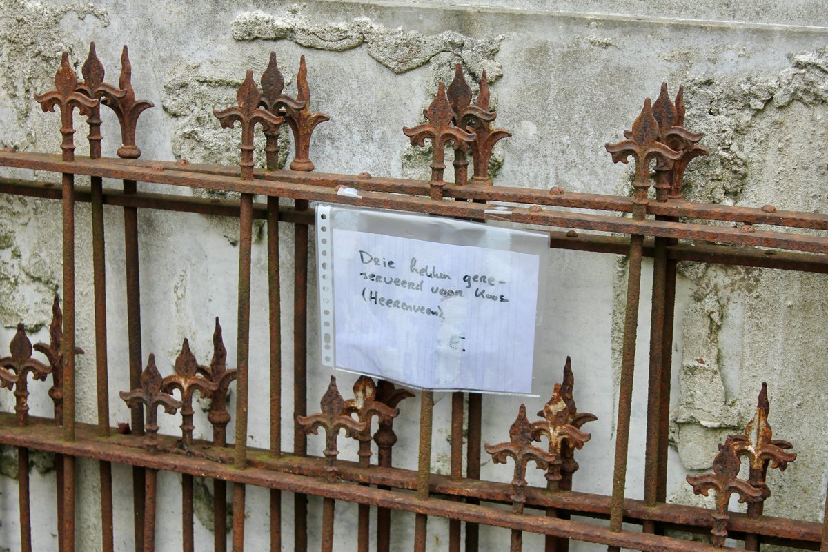 Deuren, schouwen, tegels en glas in lood. Wie een oud pand opknapt, kan o.a. hiervoor terecht bij st. Monument &amp; Materiaal. En wie oude interieurs juist verwijdert, kan de spullen hier kwijt. Lees het interview met vrijwilliger Ewa en bestuurslid Douwe: bit.ly/3rwETsh