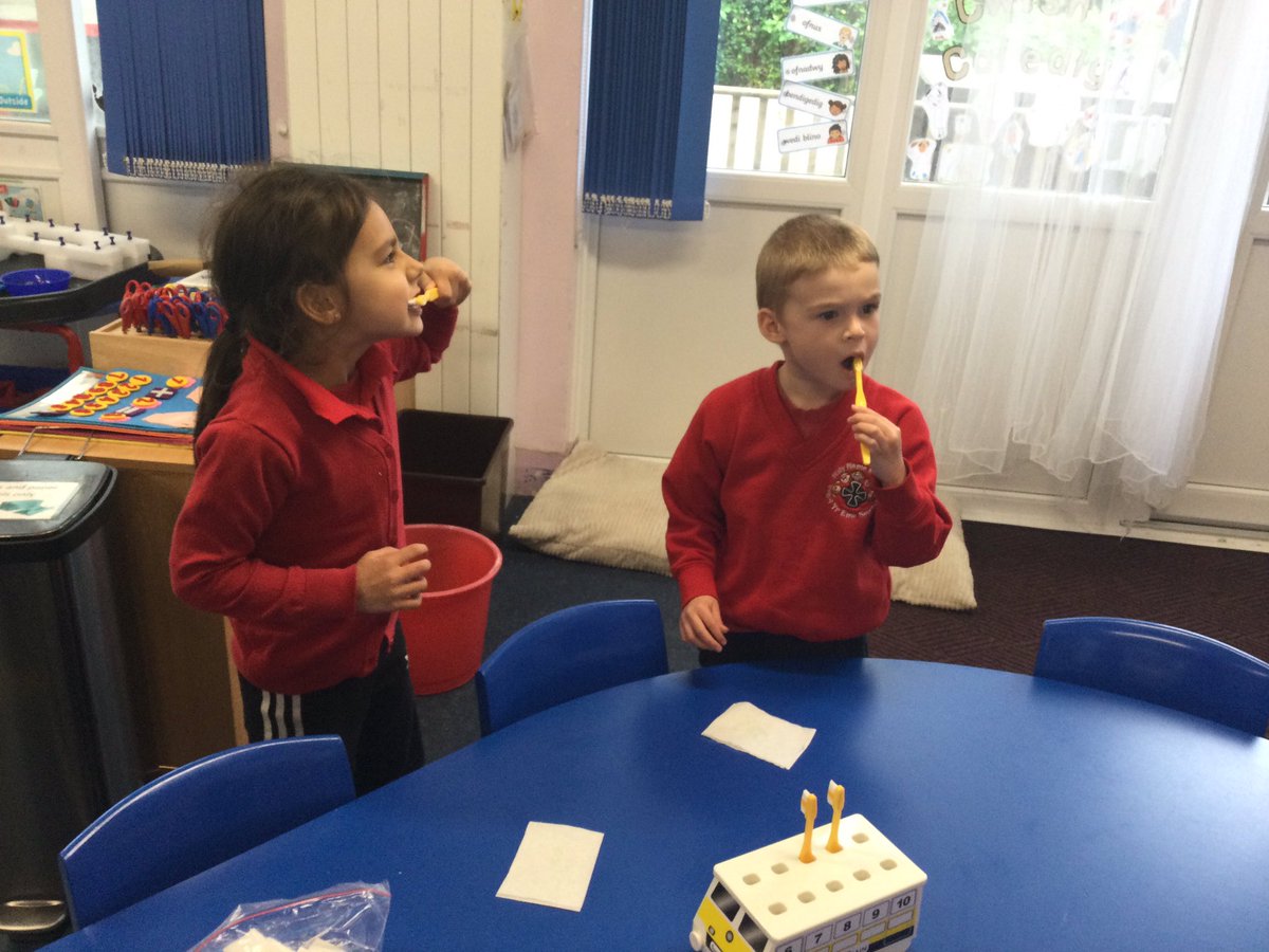 dosbarth_un's tweet photo. We have enjoyed our tooth brushing sessions in class. #healthandwellbeing #keepinghealthy #caringforourselves https://t.co/e1T8F345Rv
