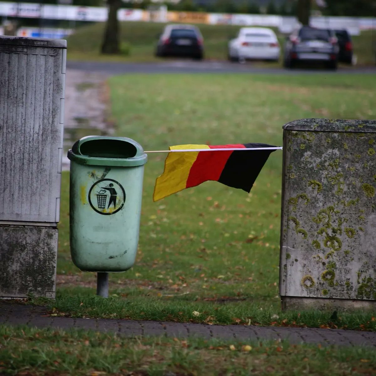 Sebastian_Riva1's tweet photo. Am 22.09.2022 veranstaltete die AfD wiedermal eine sogenannte Versammlung in Twistringen. Diese sollen sich mit den derzeit stark erhöhten Preisen beschäftigen. 

#twi2209 https://t.co/MK4JYTBIwH