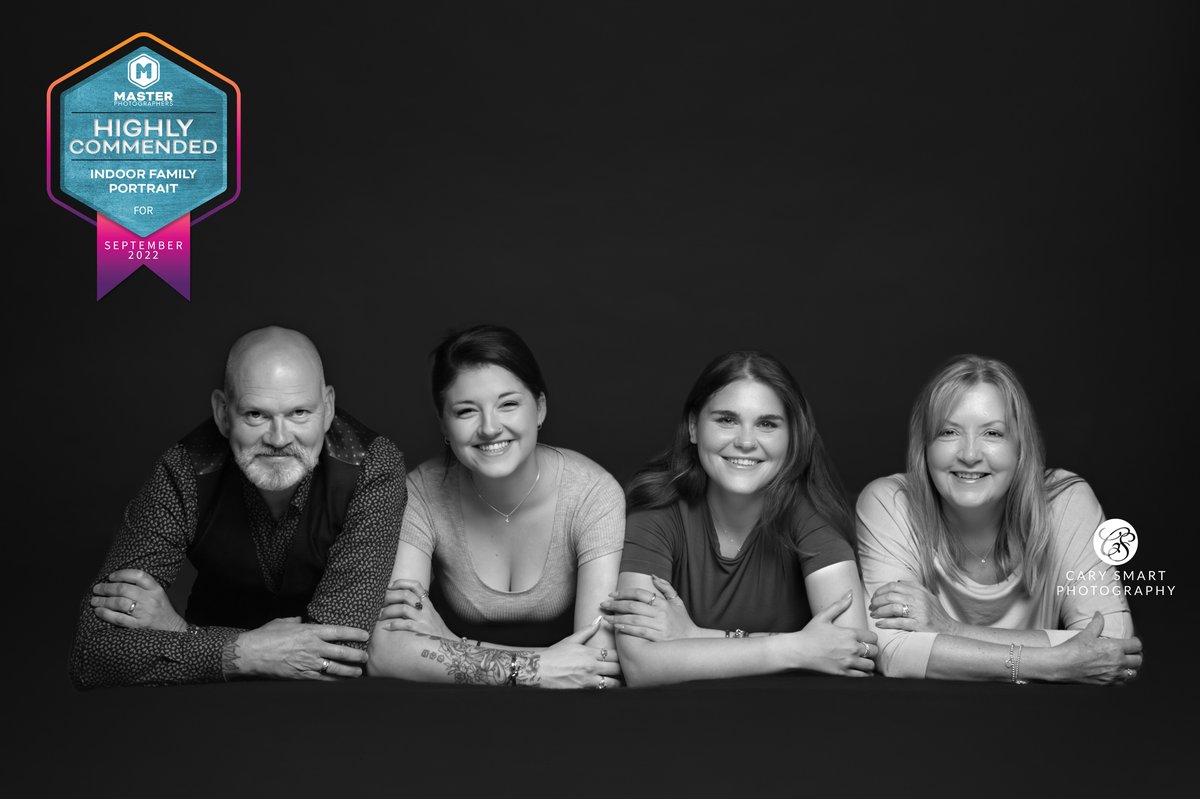 CaryTheClick's tweet image. This was a lovely surprise! This photo from a recent family session has just been awarded a Highly Commended by the Master Photographers' Association!  
My family photoshoot experiences are always huge fun, whether your kids are big or small! (They also make great gifts!)