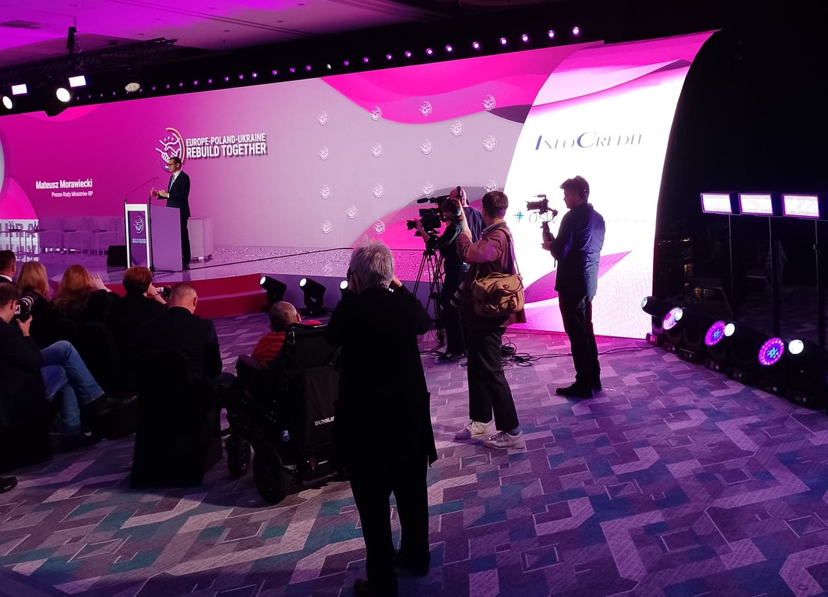 InfoCredit_news's tweet photo. Konferencja „Europe – Poland – Ukraine. Rebuild Together” już oficjalnie otwarta. Rozmawiamy jak Polska i polski biznes może pomóc naszym sąsiadom. InfoCredit jest partnerem merytorycznym wydarzenia.
#Ukraina #TogetherWithUkraine #europepolandukrainerebuildtogether https://t.co/pe2I1epL6o
