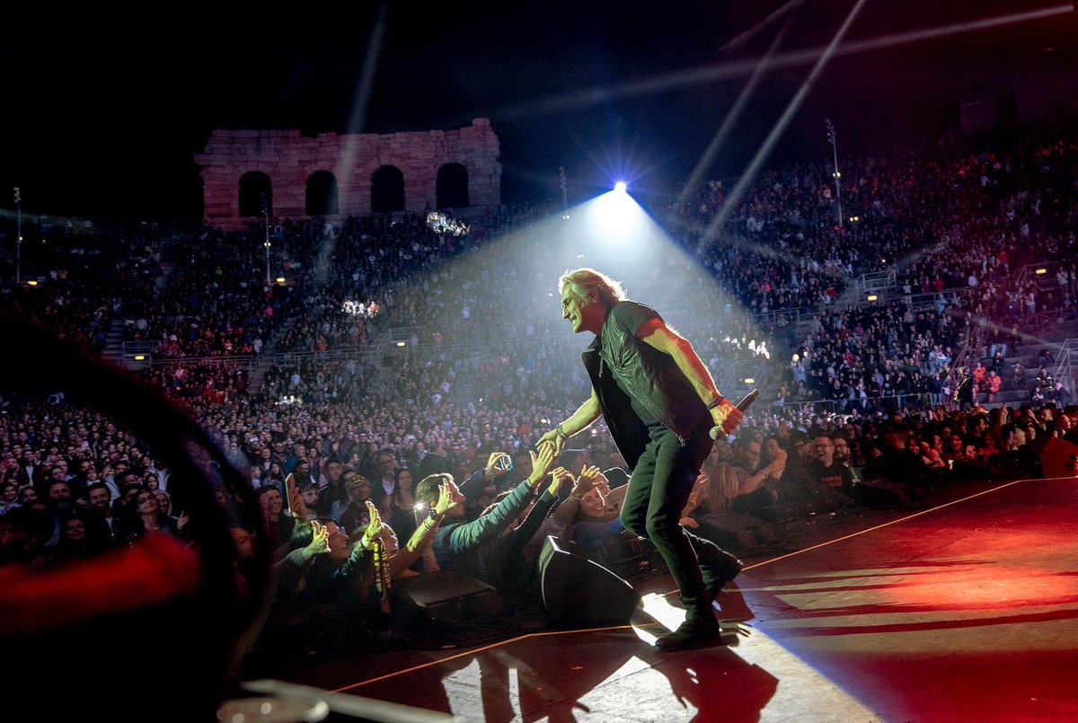 ligabue's tweet photo. Finora è andata così. E domani gran finale!
#Verona #Arena2022 https://t.co/02cBahYTRK