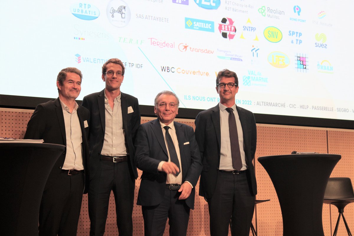 Mathias Ott, préfet délégué pour #EgalitéChances présent à l'occasion des 10 ans de <a href="/FACEValdeMarne/">FACE Val de Marne</a> 📍 au sein de la maison du #handball @VilleCreteil

🤝célébrer les réussites entre collaborateurs d’#entreprises et le public accompagné dans leur envol professionnel