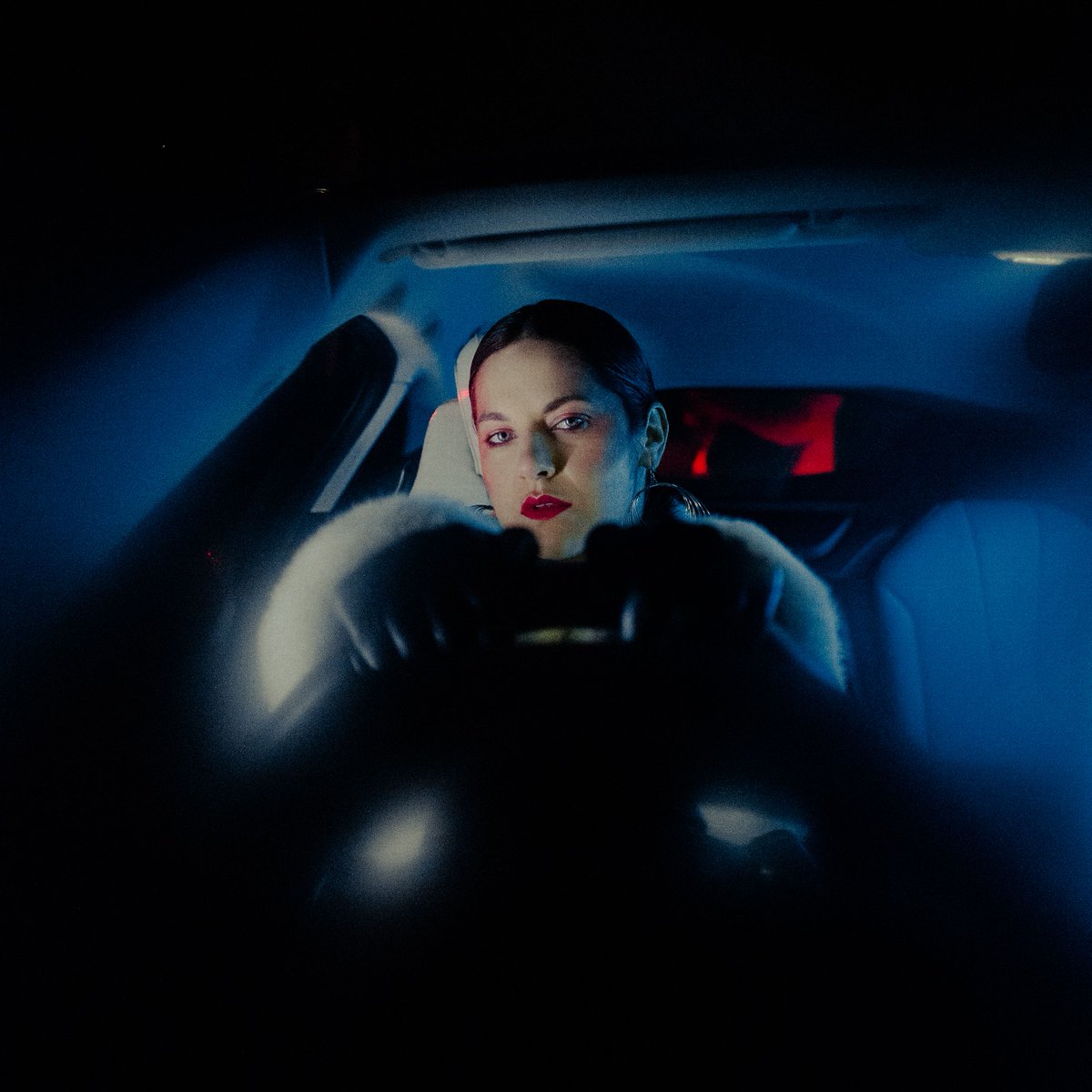 4 more tracks are featured today to brighten your day up! Have a listen to the latest from Telemonster (@telemonsterband), Indigo (<a href="/indigosynthwave/">indigosynthwave</a>), Alex &amp; The Alpaca &amp; Paige Bea (<a href="/paigebeamusic/">Paige Bea</a>)! link in our bio! #phonographme #telemonster #indigo #alexandthealpaca #paigebea