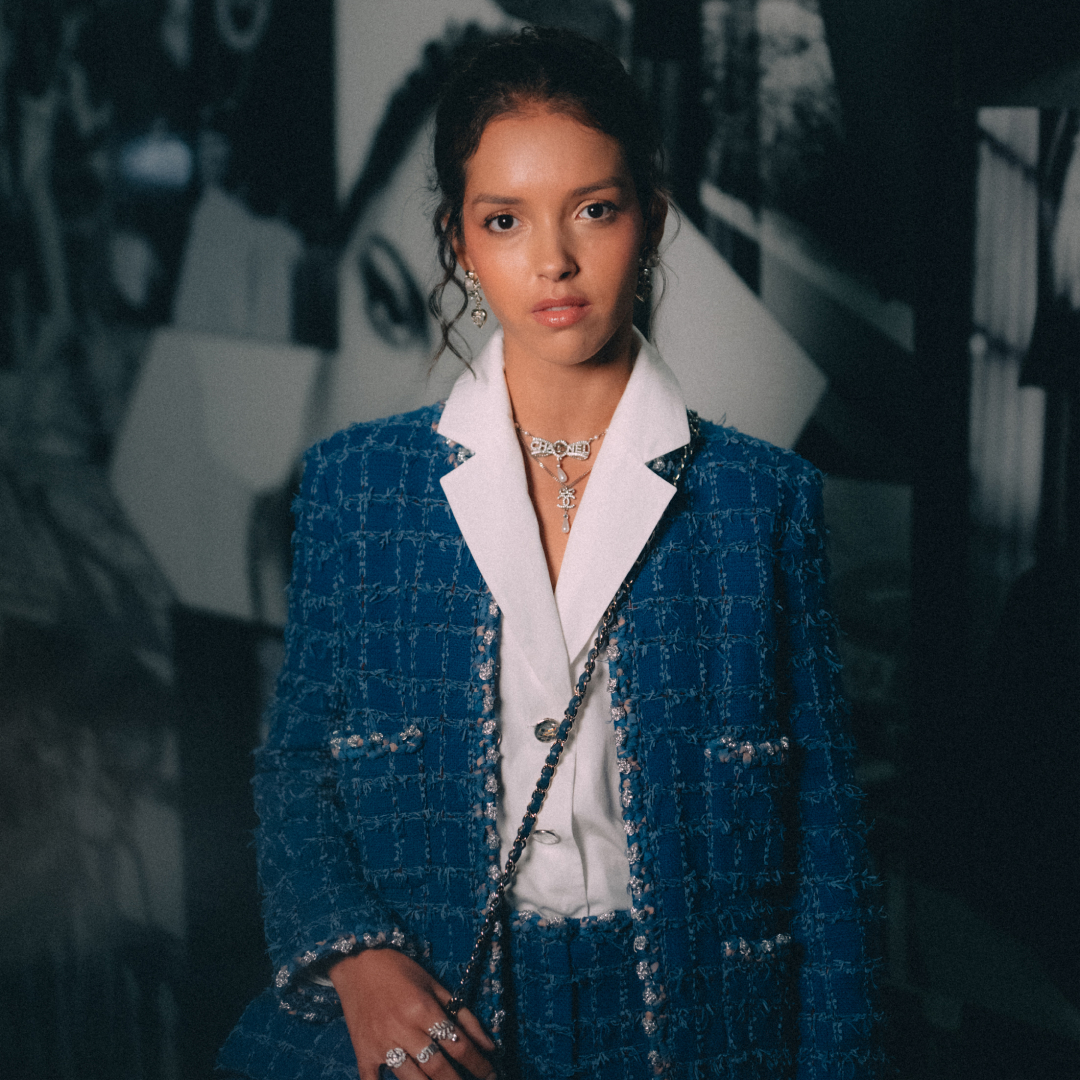 CHANEL's tweet photo. Ambassadors and friends of the House, are seen in a decor swathed with black-and-white imagery, in a cinematic inspiration instilled by the film “Last Year in Marienbad” and Kristen Stewart’s persona. The #CHANEL Spring-Summer 2023 Ready-to-Wear collection.