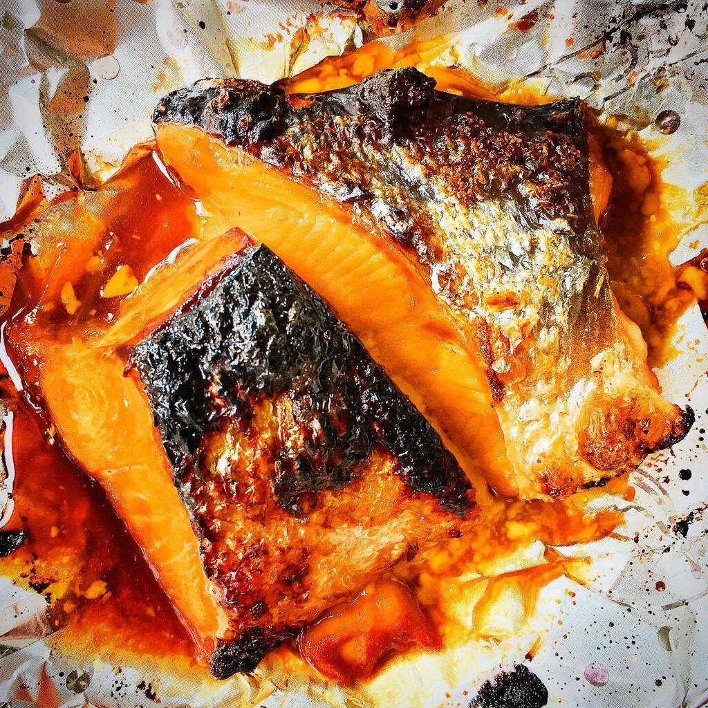 kikutaroid's tweet photo. 焼魚
#鮭 #アラ #salmon #bonypartsof #lightlyseasoned
#きび砂糖 #canesugar
#減塩醤油 #lowsaltsoysauce #little
#マヨネーズ #mayonnaise #little #putitunder
#お弁当 #bento
#ovenbaked https://t.co/knb02LsO2l https://t.co/KzqbwleBsI