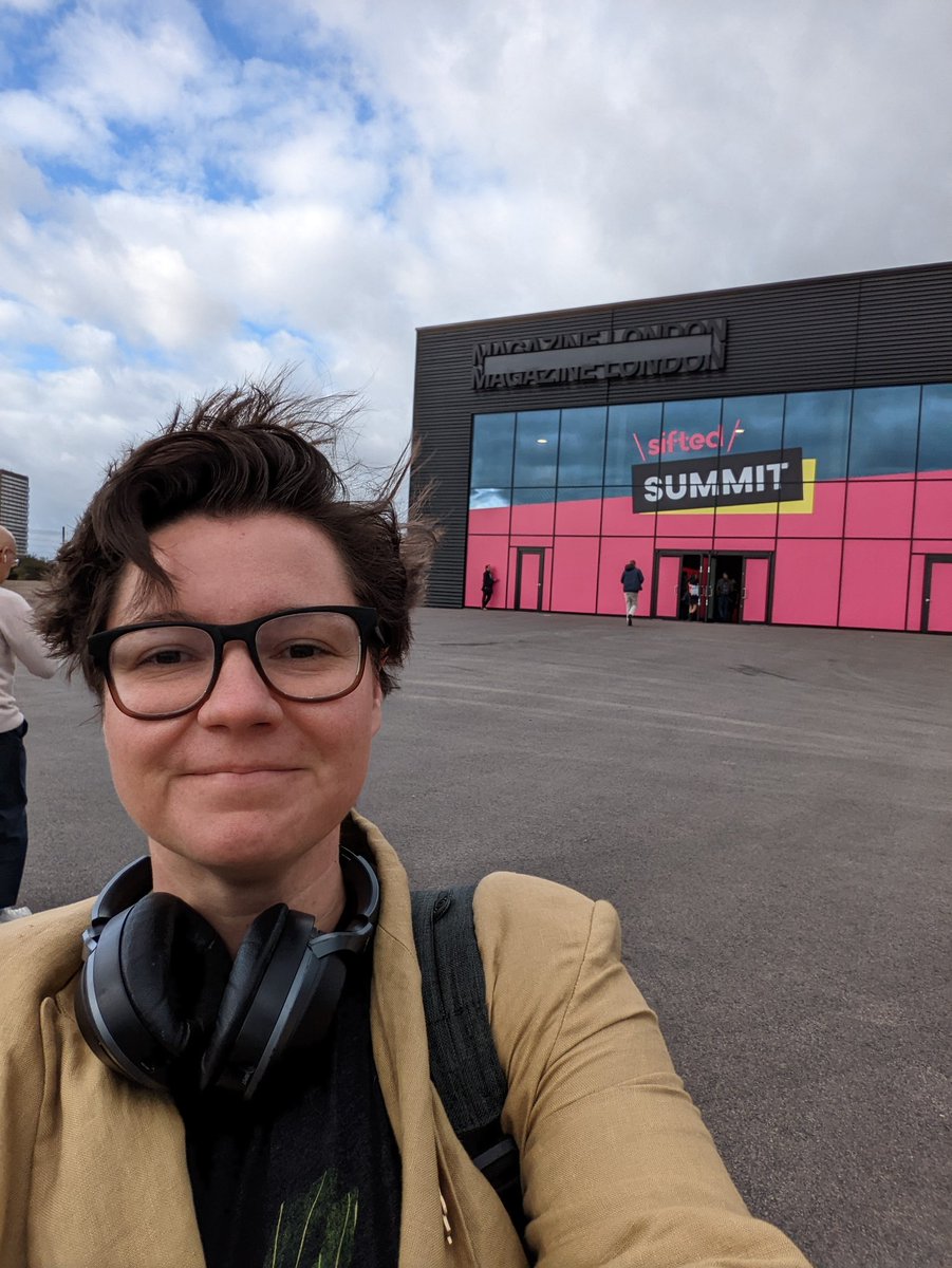 Hey #siftedsummit 👋, looking good