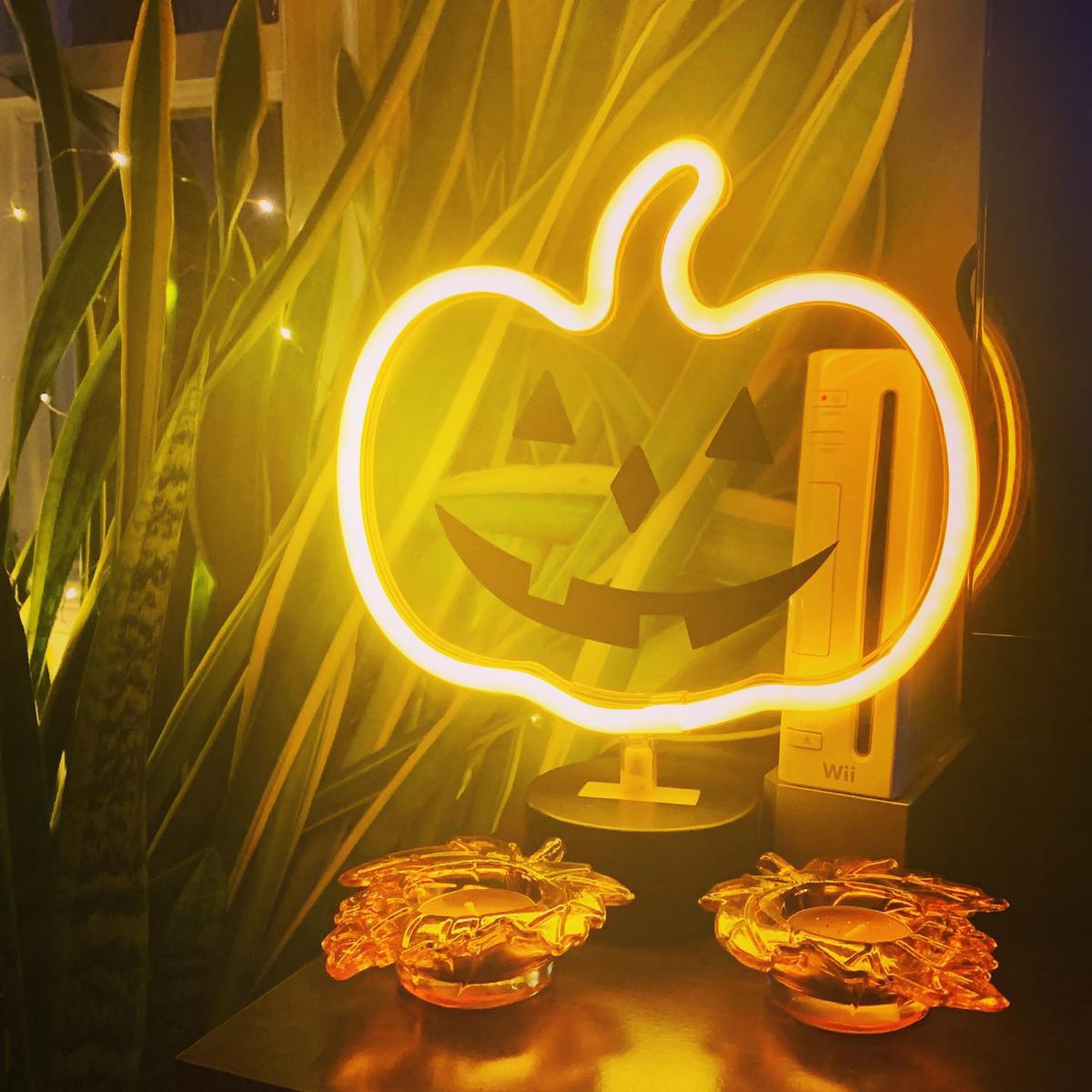 oneoncrafts's tweet photo. Park your brooms and contact us for spooky neon signs👻
DM to order and get free mock-ups.
#halloween #pumpkin #happyhalloween #costume #spooky #zombie #trickortreat #halloweenmakeup #halloweenvibes #spookyseason👻 #halloweengifts #halloweengiveaway https://t.co/Z0RxaHMqGL