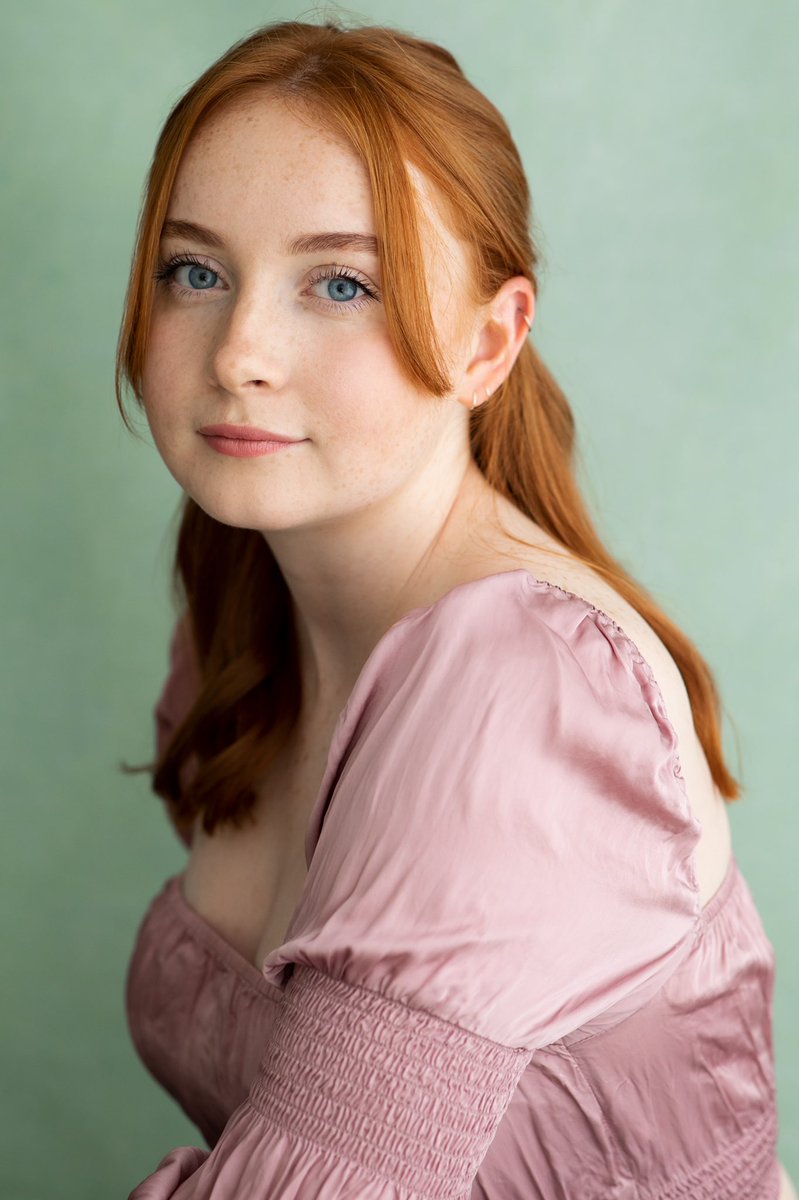 LIPAActors2024's tweet photo. Introducing Libby Dove✨ 
Spotlight: https://t.co/DbWkJtYVzd
#seekingrepresentstion #ukactor #2023graduate https://t.co/Uj6S6FnjoA