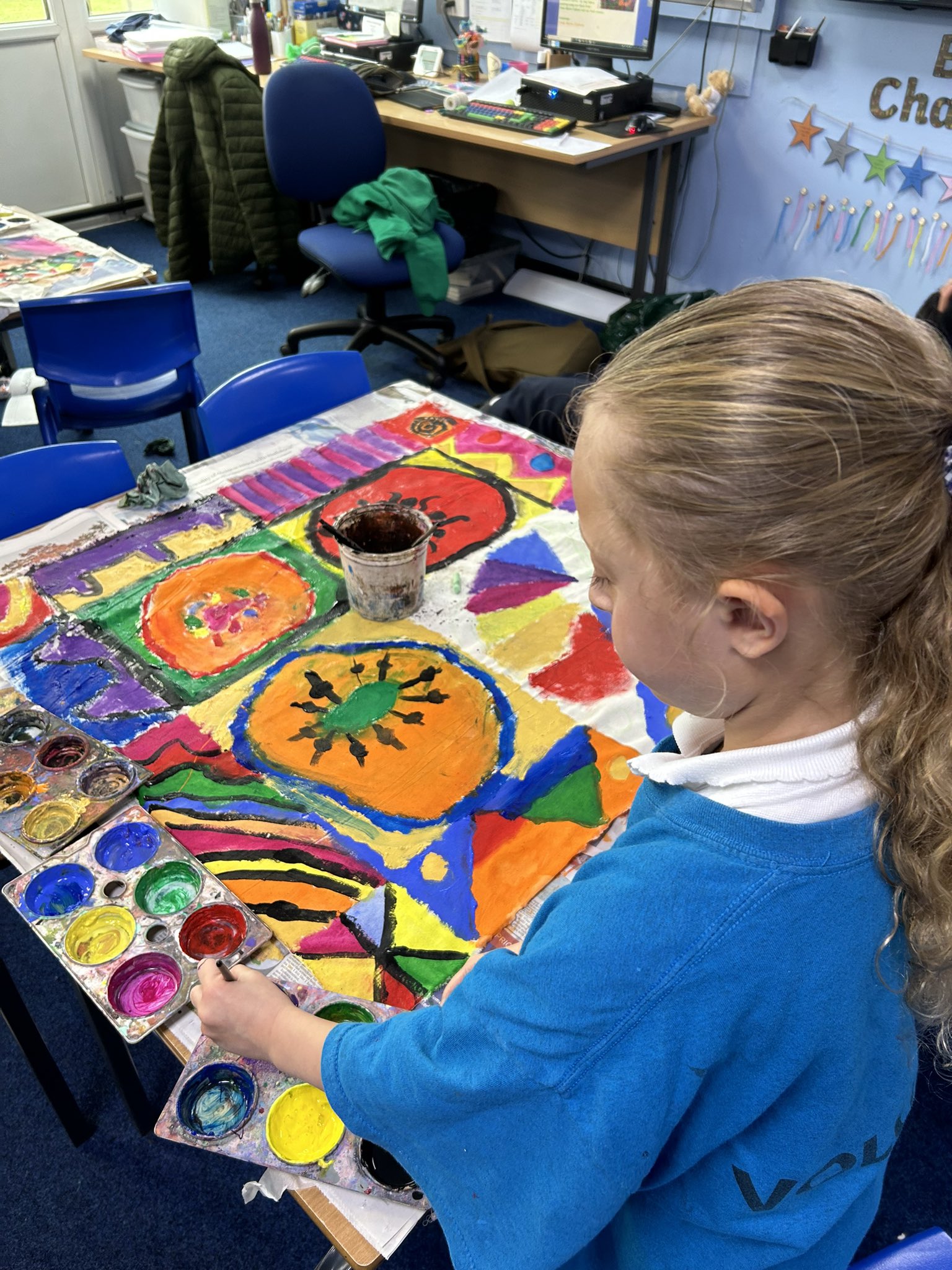 Oakridge School on Twitter "Year 3 are painting fabrics having been